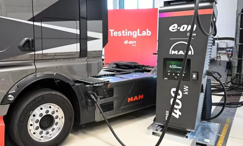 E.ON și MAN vor construi o rețea publică de încărcare pentru camioane electrice în Europa