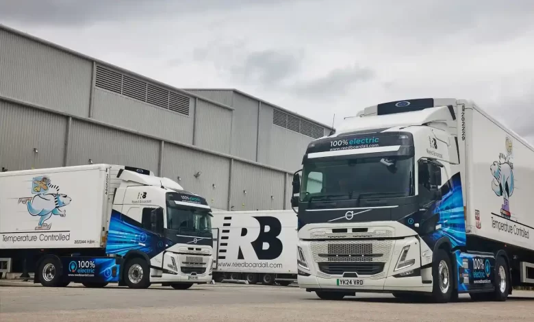 Două camioane Volvo FM Electric s-au alăturat flotei Reed Boardall 1 Două camioane Volvo FM Electric s-au alăturat flotei Reed Boardall