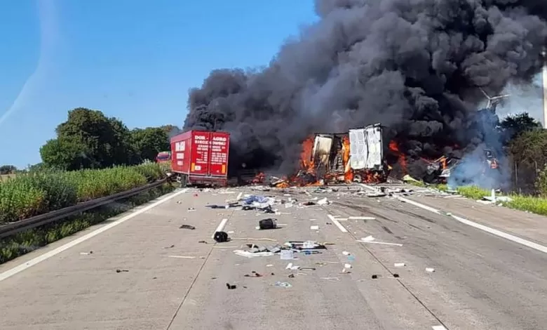 Germania: Patru vehicule cuprinse de foc în urma unui accident rutier pe A2