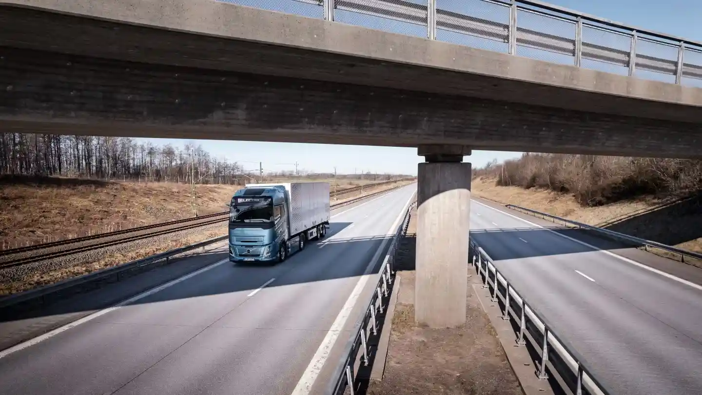 DSV a comandat 300 de camioane electrice Volvo 3 DSV a comandat 300 de camioane electrice Volvo