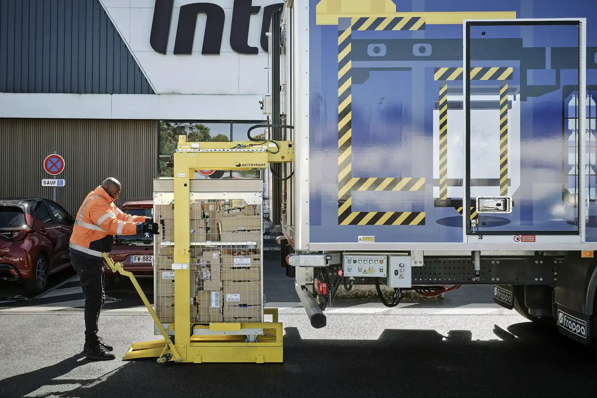 Renault Trucks redefinește logistica urbană cu Deliver-Assist