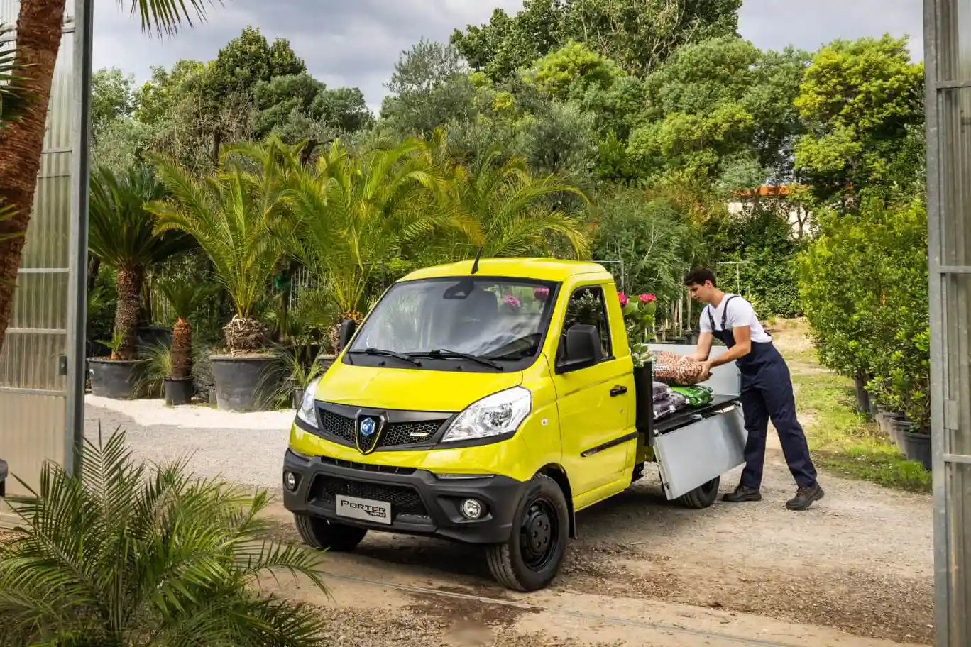 Piaggio Porter NPE, primul camion urban electric