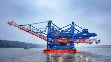 Trei noi macarale portal de containere pentru portul Hamburg