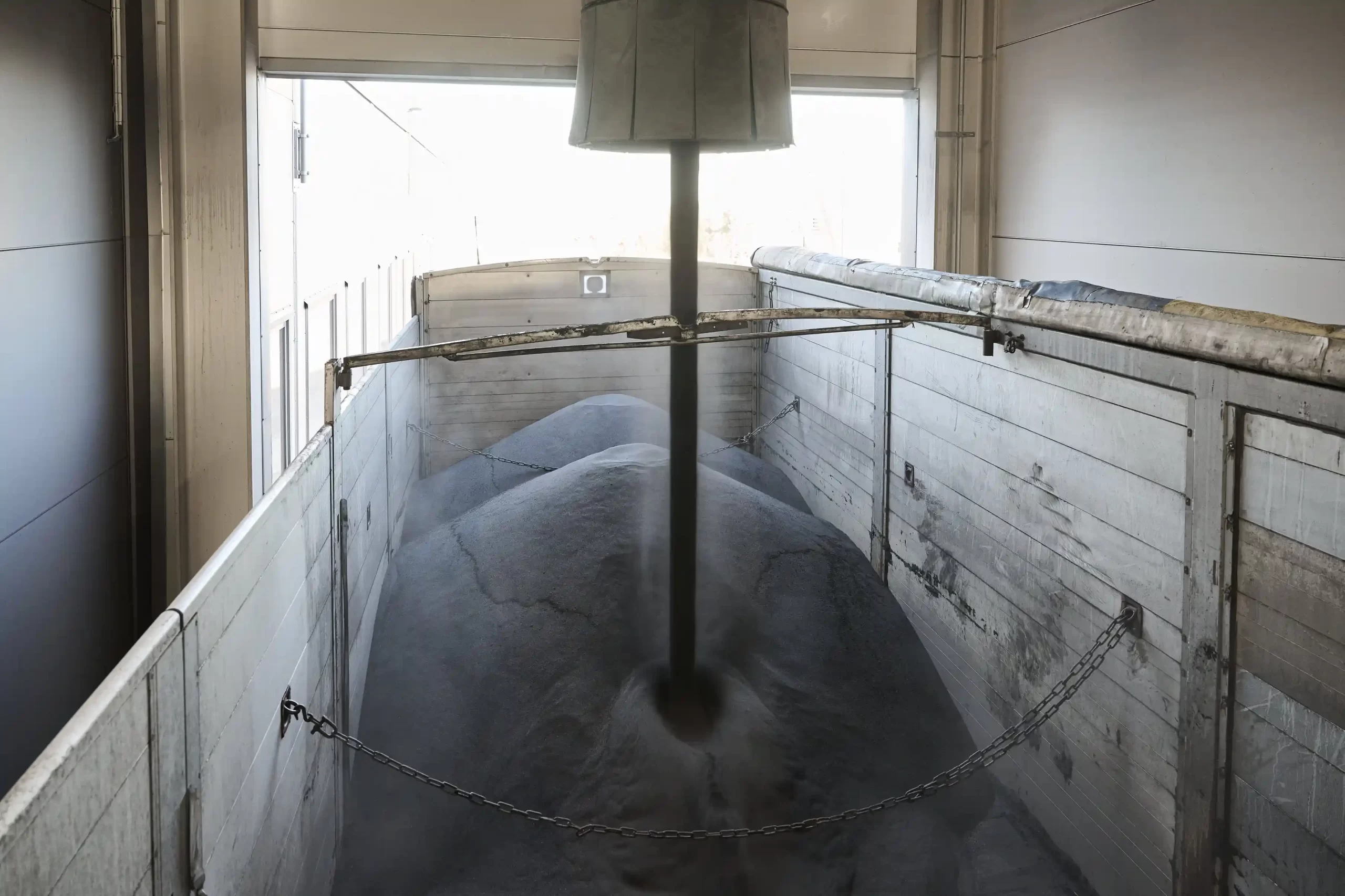 Nisipul uzat de la turnarea motoarelor Scania transformat în mortar