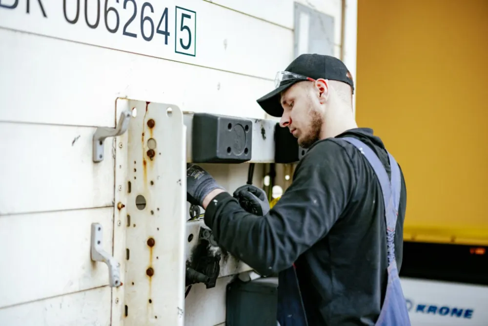TIP Group și DSV continuă recondiționarea remorcilor
