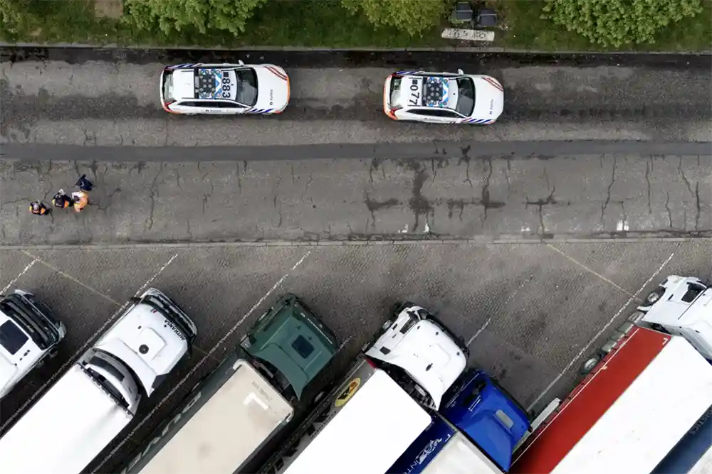 Belgia: Sute de amenzi pentru repaus săptămânal normal efectuat în cabină, de Paște