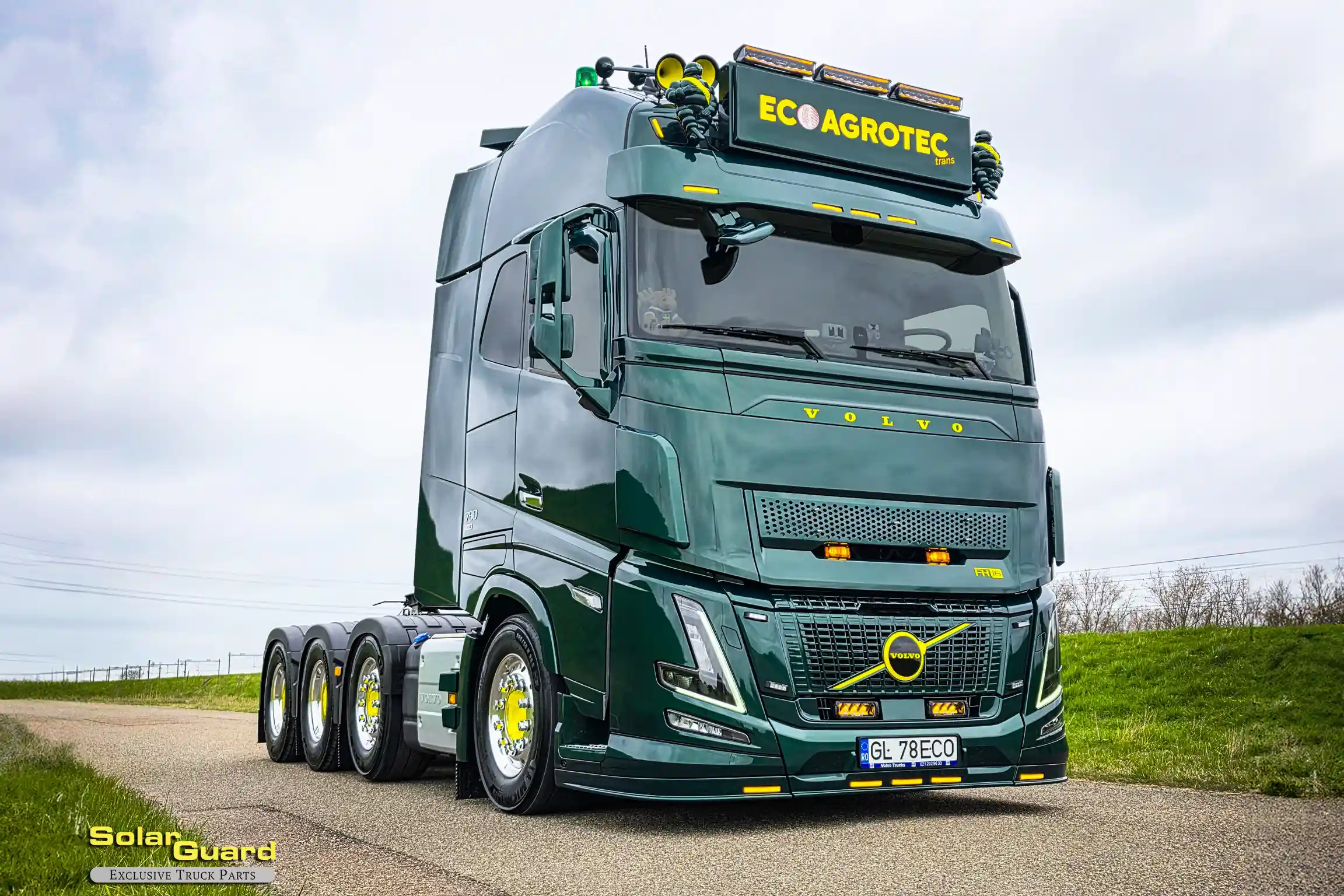 Tapis De Sol Prestige Line Pour Volvo FH4, FH16 à Partir De 2013 | Cuir écologique Froissé | Couverture Complète Cabine | Protection Et Confort