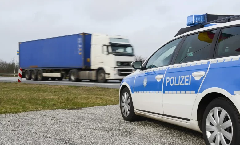 Poliția germană a amendat 210 șoferi de camion într-un control fulger pe A1 1 Poliția germană a amendat 210 șoferi de camion într-un control fulger pe A1