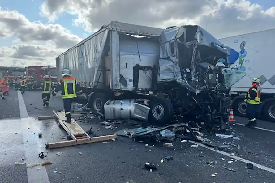 Criză de locuri de parcare pentru camioane în Germania: aglomerare medie de 51%