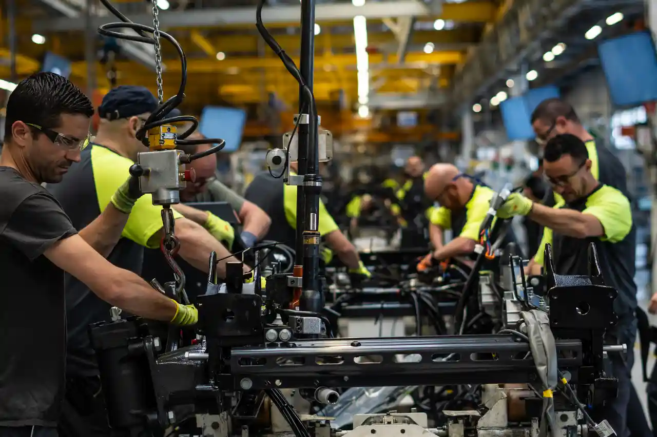 Renault Trucks accelerează eficiența energetică în fabricile sale