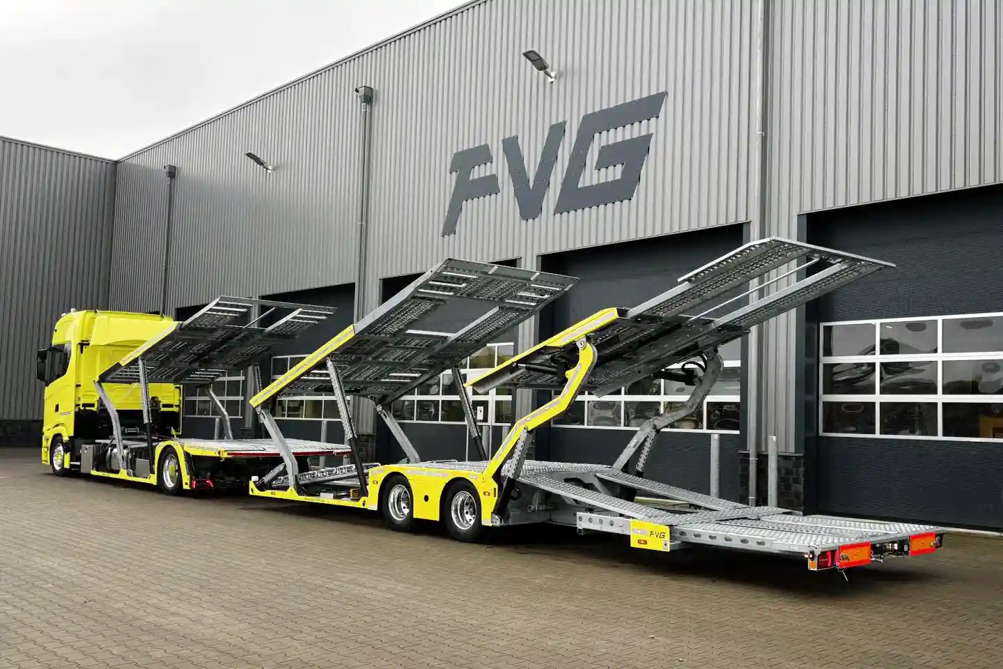 Automili a adăugat cinci transportoare auto Scania S 500 în flotă