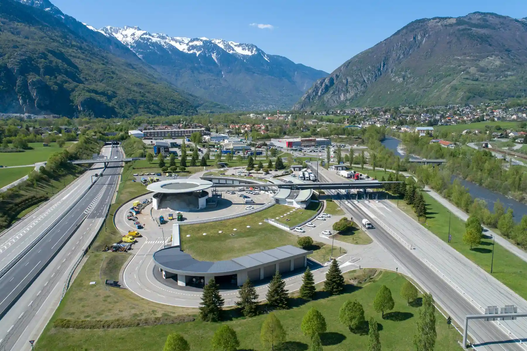 Tunelul Frejus devine cel mai lung tunel rutier cu dublă galerie din Europa