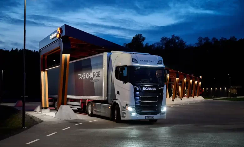 Caravana Scania cu șase camioane electrice ajunge în România, în noiembrie 1 Caravana Scania cu șase camioane electrice ajunge în România, în noiembrie