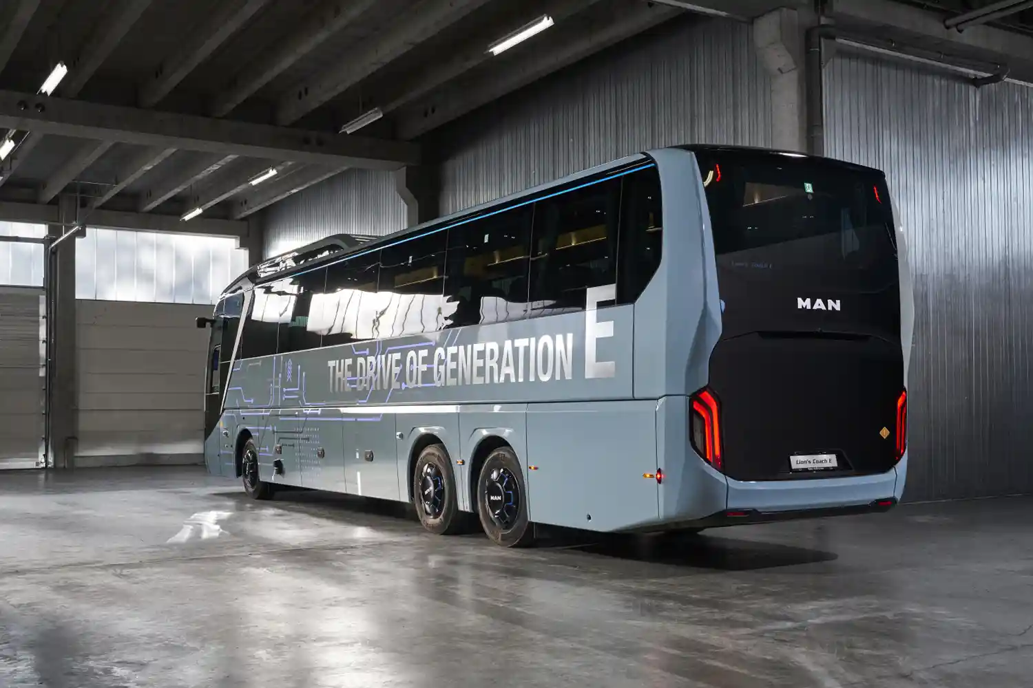 MAN Lion’s Coach E, autocar electric cu autonomie de până la 650 km