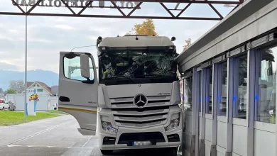 Elveția: Un camion a intrat în clădirea poliției de frontieră din Diepoldsau 4 Elveția: Un camion a intrat în clădirea poliției de frontieră din Diepoldsau