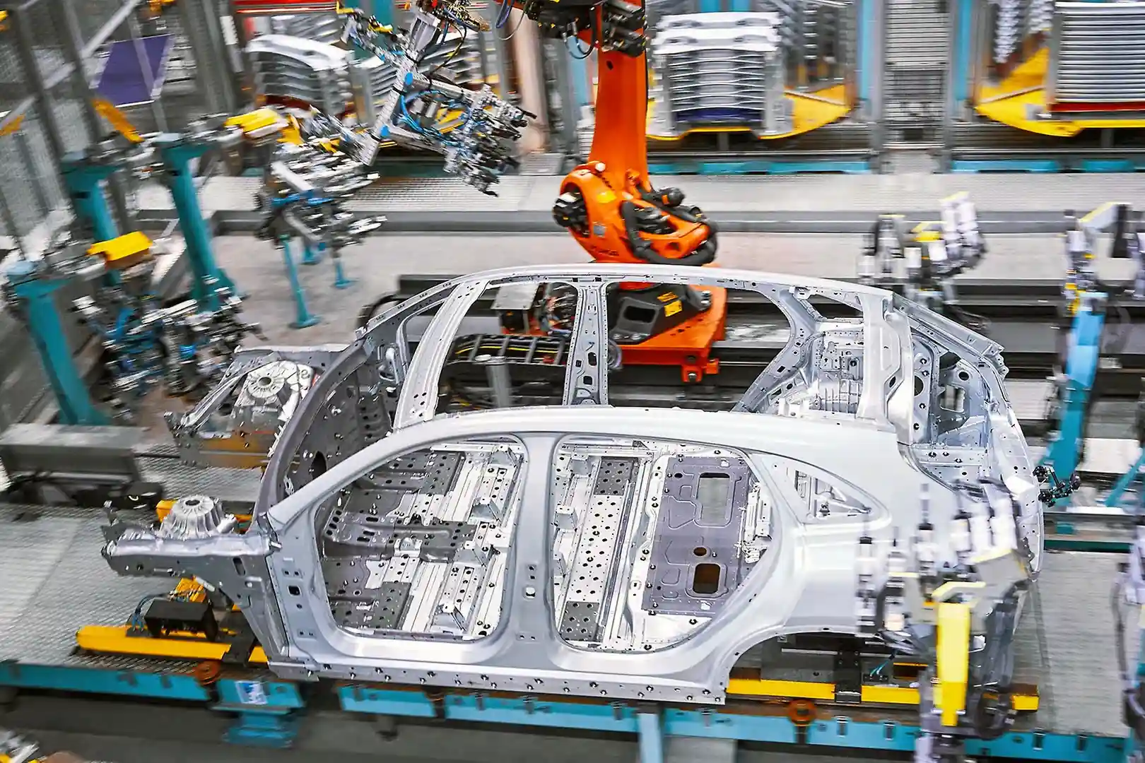 Industria auto europeană riscă o nouă criză de cipuri 2 Industria auto europeană riscă o nouă criză de cipuri