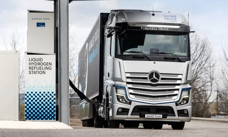 Camionul pe hidrogen Mercedes-Benz GenH2 intră într-o nouă fază de testare 1 Camionul pe hidrogen Mercedes-Benz GenH2 intră într-o nouă fază de testare