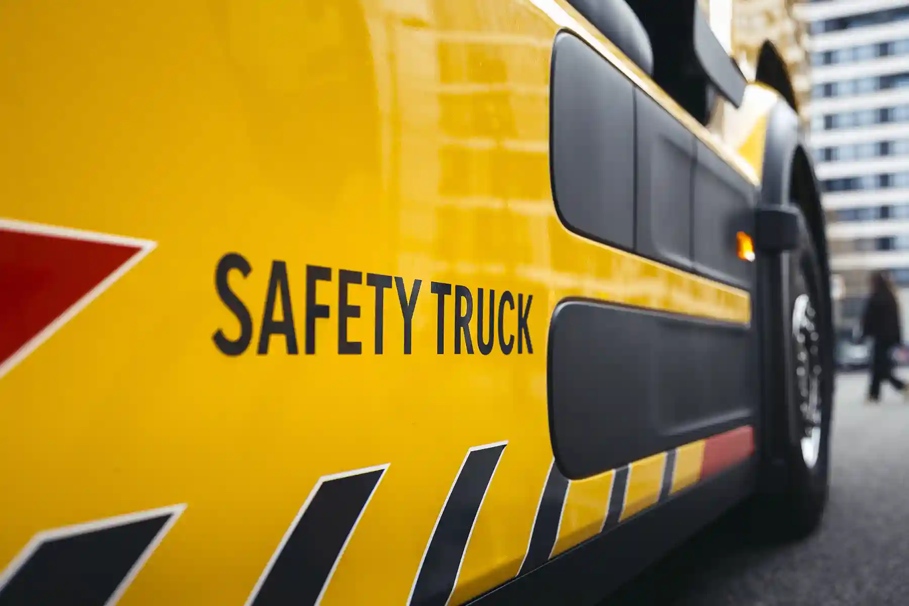 Primul Mercedes-Benz Safety Truck bazat pe un camion electric