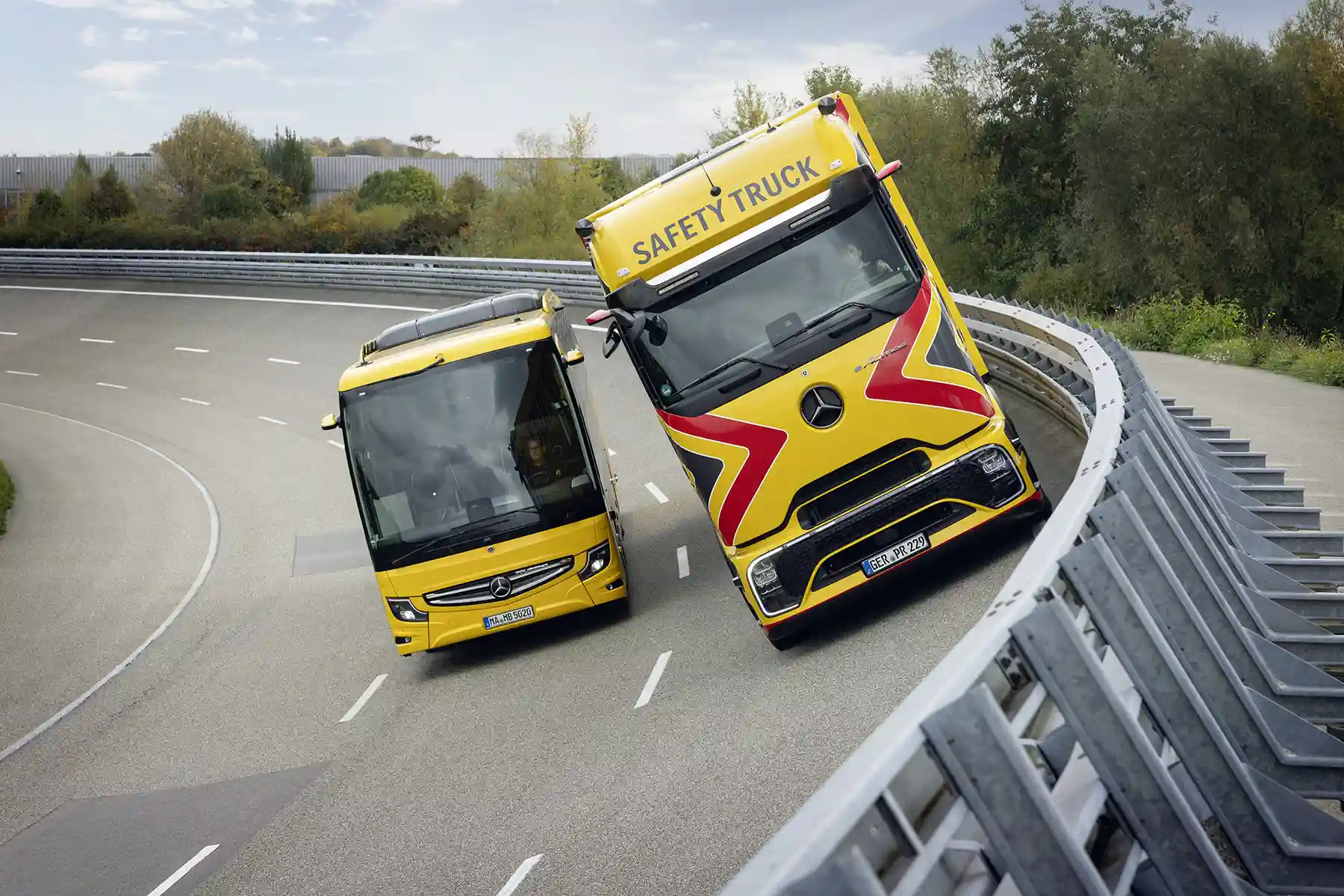Primul Mercedes-Benz Safety Truck bazat pe un camion electric