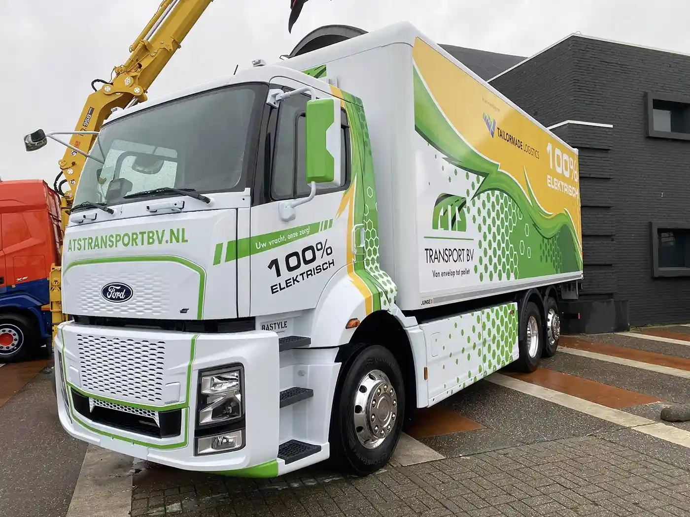 Ford Trucks a livrat primul camion electric Ford F-Line E din Europa 3 Ford Trucks a livrat primul camion electric Ford F-Line E din Europa