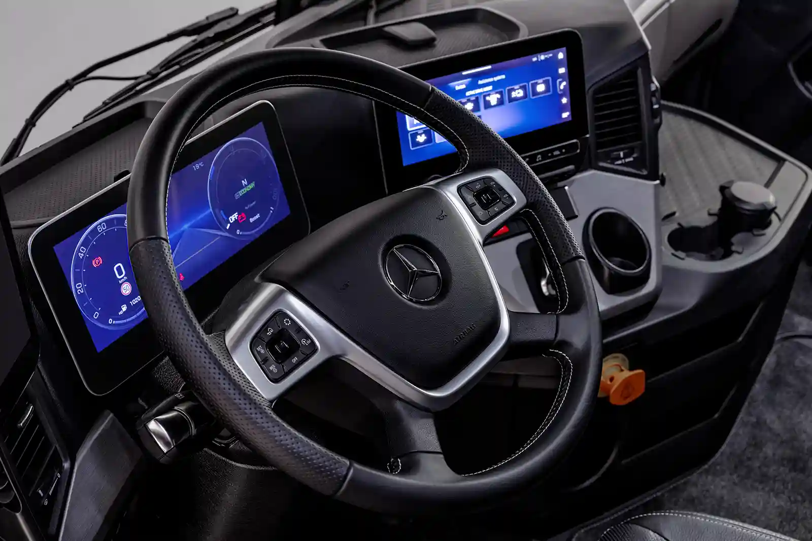 Camionul pe hidrogen Mercedes-Benz va fi produs într-o serie mică în 2026