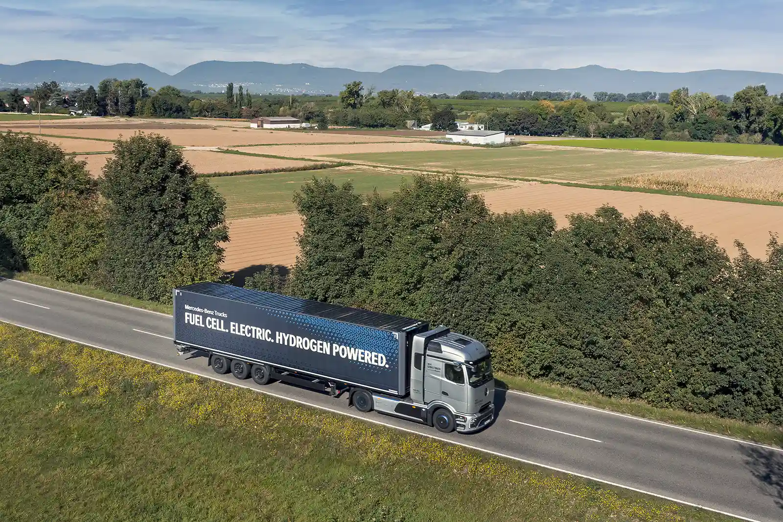 Camionul pe hidrogen Mercedes-Benz va fi produs într-o serie mică în 2026