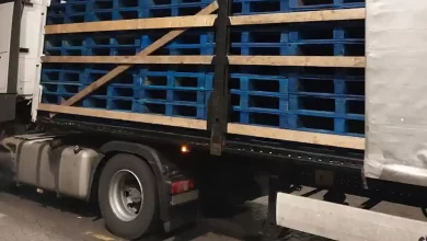 Rețea de trafic de migranți destructurată în Marea Britanie. Șofer român de camion, printre cei arestați 5 Rețea de trafic de migranți destructurată în Marea Britanie. Șofer român de camion, printre cei arestați