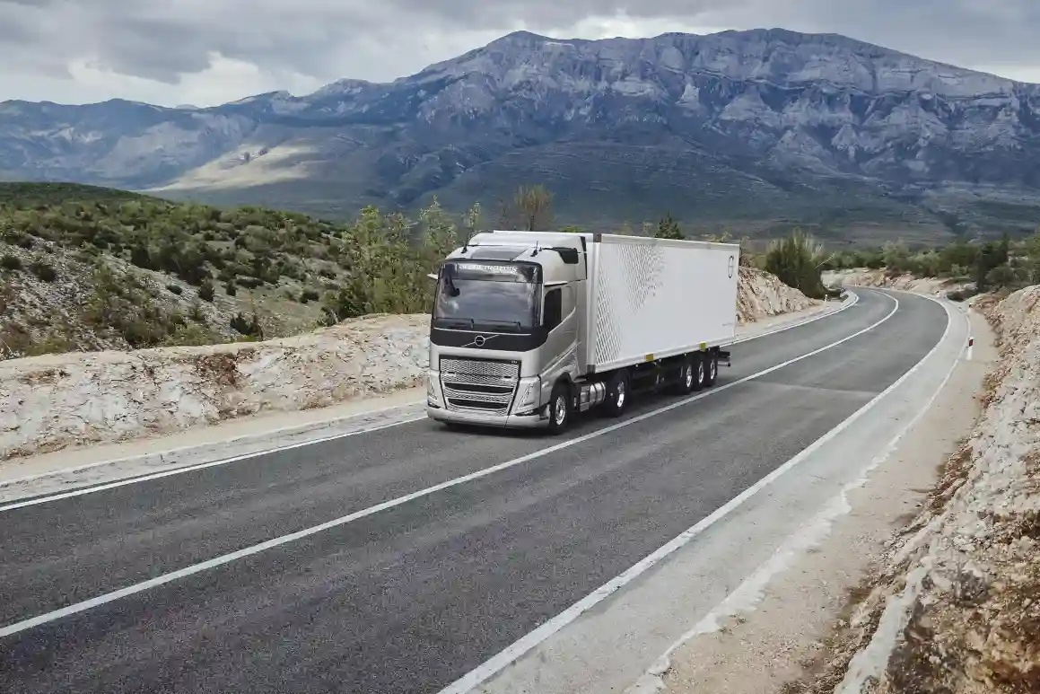 camioane pe gaz volvo trucks 3