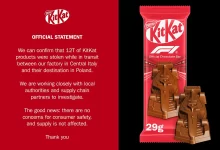 12 tone de batoane de ciocolată KitKat, furate cu tot cu camionul care le transporta