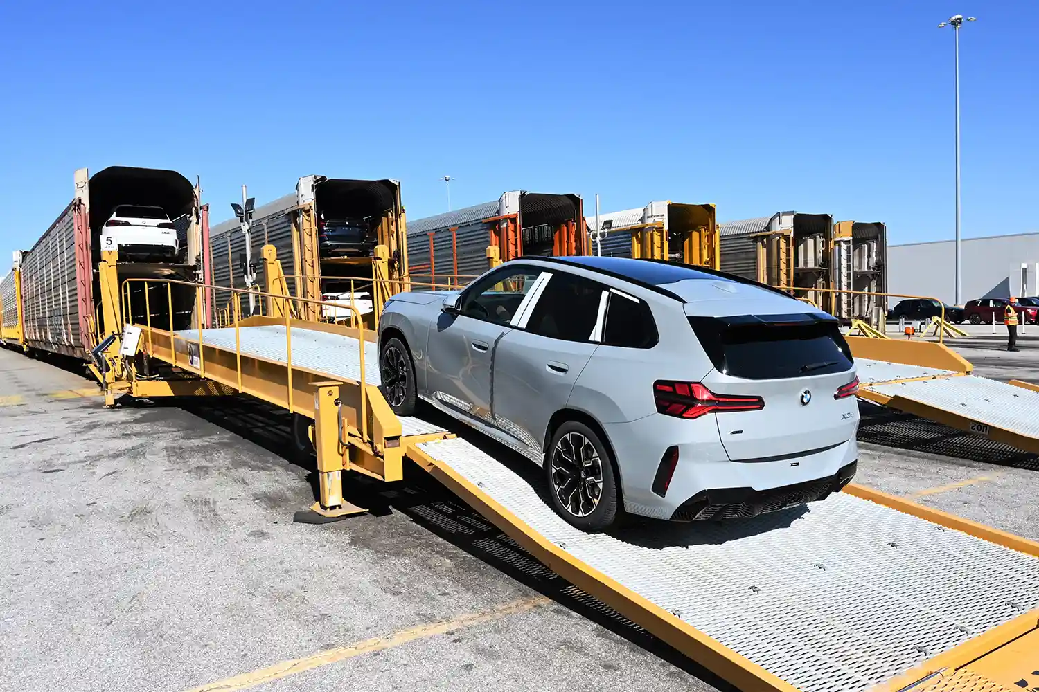 BMW a exportat, în 2025, aproape 200.000 de SUV-uri BMW X din SUA