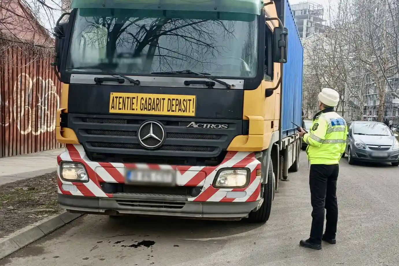 Camioanele fără autorizație de tranzit în București, amendate masiv