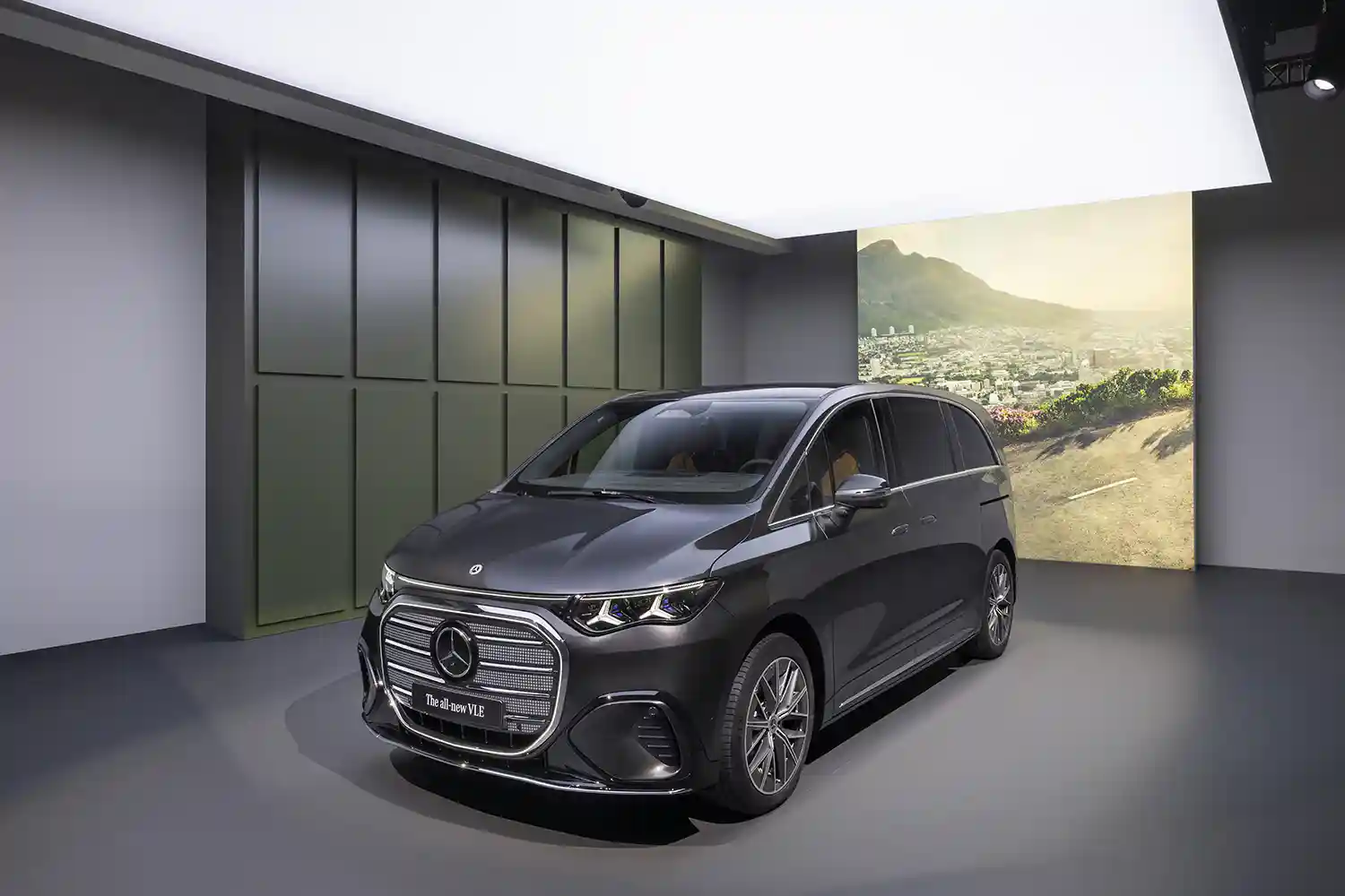 Noul Mercedes-Benz VLE electric: autonomie de peste 700 km