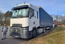 Șoferul poate reține camionul până la plata salariilor restante, potrivit unei instanței din Olanda