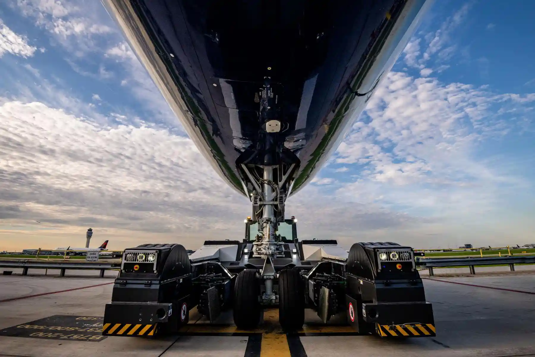 Goldhofer ATLAS 2, un tractor pushback electric pentru operațiuni aeroportuare sustenabile