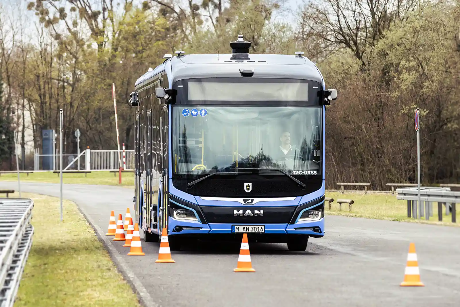 MAN Lion's City 12 E, primul autobuz electric autonom testat în trafic urban real