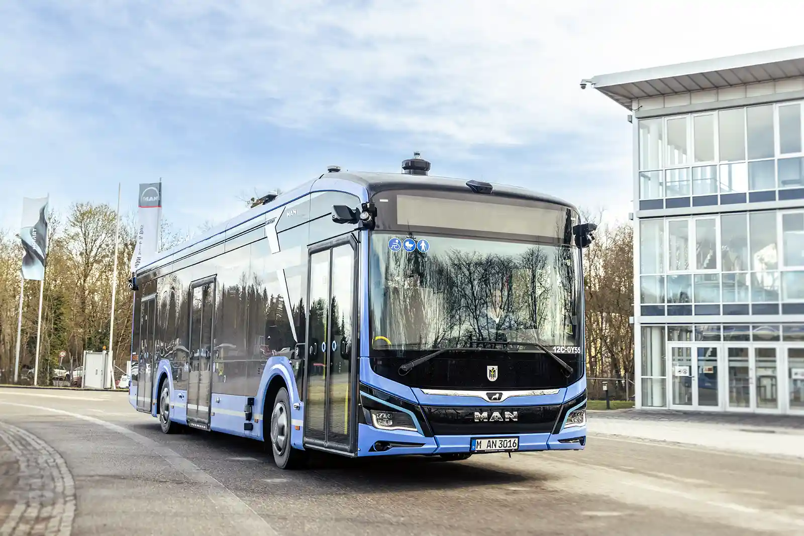 MAN Lion's City 12 E, primul autobuz electric autonom testat în trafic urban real