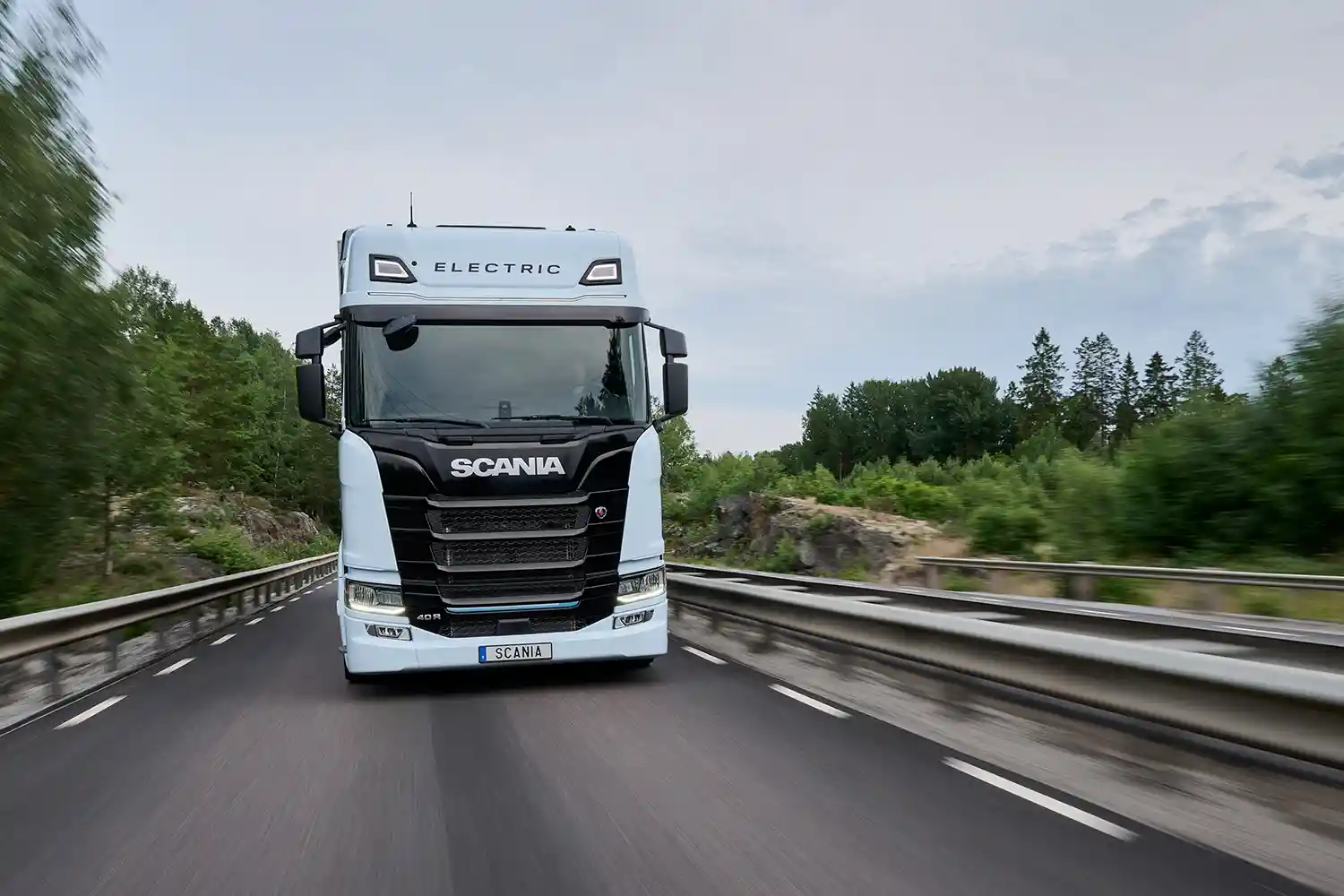 Scania extinde Services 360 pentru camioane electrice și rulate