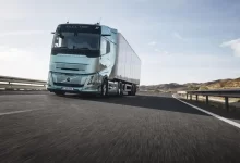 Volvo lansează camioane electrice cu autonomie de până la 700 km