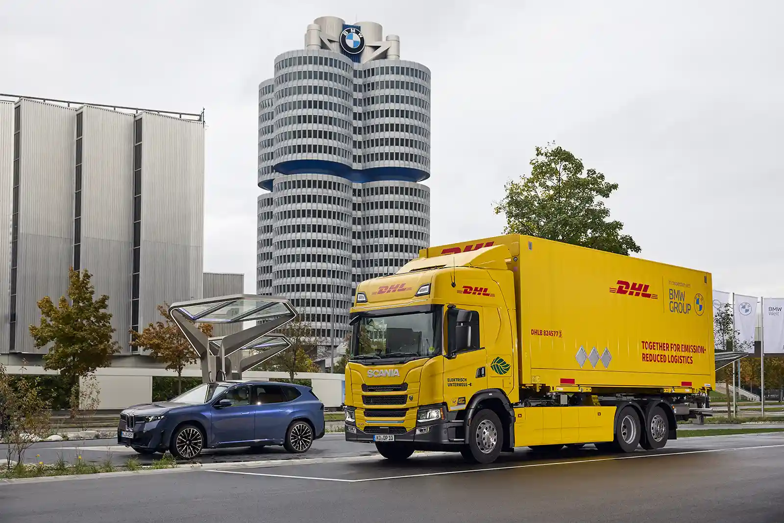 BMW și DHL testează un camion electric cu range extender pe rute de până la 800 km