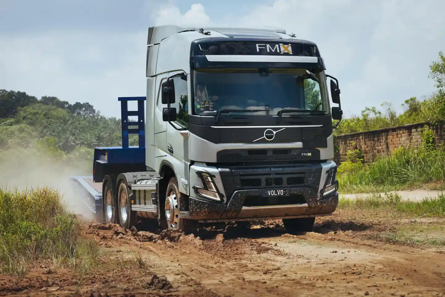 Volvo Trucks lansează cele mai eficiente motoare de 13 litri din istoria companiei