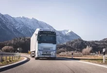 Volvo Trucks lansează cele mai eficiente motoare de 13 litri din istoria companiei