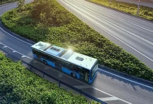 ZF lansează un sistem retrofit de panouri solare pentru reducerea consumului autobuzelor