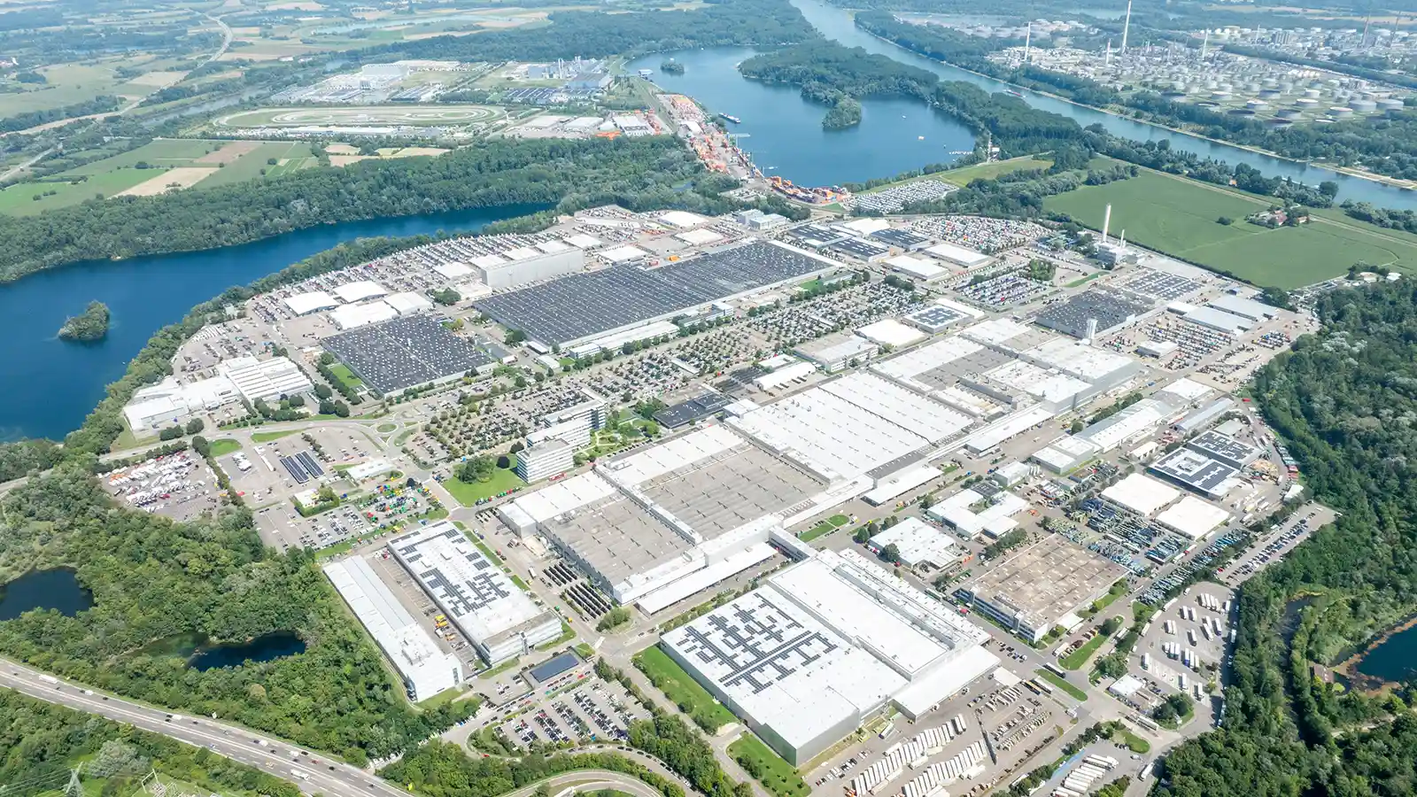 Daimler Truck Defence țintește afaceri de 1 miliard de euro până în 2028 3 Daimler Truck Defence țintește afaceri de 1 miliard de euro până în 2028