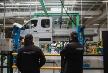 Renault oferă vehicule comerciale carosate direct din fabrică pentru clienții business 22 Renault oferă vehicule comerciale carosate direct din fabrică pentru clienții business