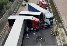 Germania: Accident mortal pe A1 după impactul unui camion cu o coloană de vehicule 10 Germania: Accident mortal pe A1 după impactul unui camion cu o coloană de vehicule